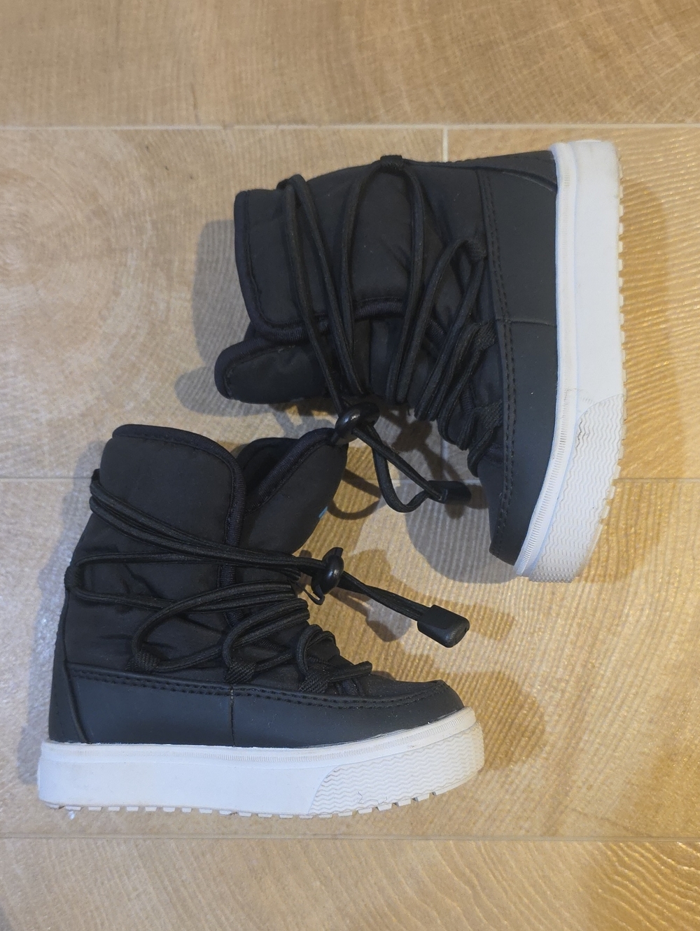 Native Black Kids High-Top Boots with White Sole
